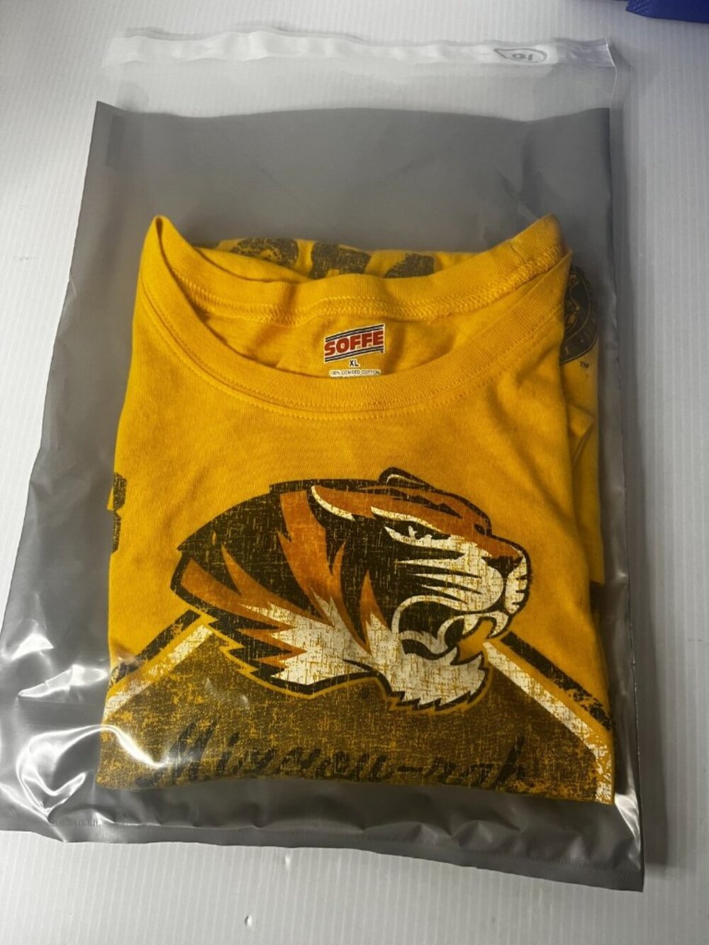 University of Missouri Mizzou-Rah Tiger yellow 1839 Women's T-shirt XL - Picture 7 of 7